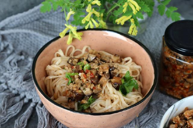 長時間跟著吃米飯,人也越來越胖,為了減肥,我開始改飲食習慣.