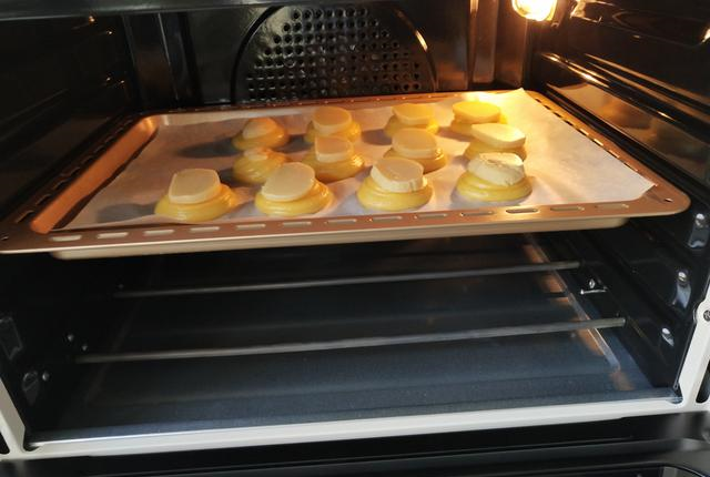 第一次烤泡芙，老公夸我可以去开店了，你们觉得怎么样？休闲区蓝鸢梦想 - Www.slyday.coM