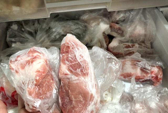 要快速解冻猪肉千万别用水泡试试这2招解冻快味道更新鲜
