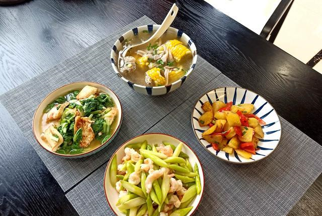 瞧这幸福一家子晚餐2荤2素清淡鲜美又好吃花钱少顿顿光盘