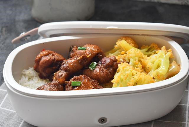 一个人都要好好吃饭,午餐只有一荤一素,朋友却说比他吃得好多了休闲区蓝鸢梦想 - Www.slyday.coM 一个人都要好好吃饭,午餐只有一荤一素,朋友却说比他吃得好多了休闲区蓝鸢梦想 - Www.slyday.coM