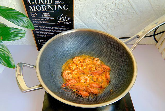 番茄虾仁意面好吃的秘诀,掌握这两点,意面更劲道,味道更鲜美!休闲区蓝鸢梦想 - Www.slyday.coM 番茄虾仁意面好吃的秘诀,掌握这两点,意面更劲道,味道更鲜美!休闲区蓝鸢梦想 - Www.slyday.coM