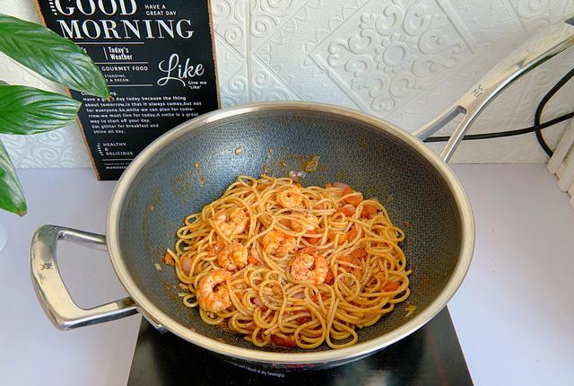番茄虾仁意面好吃的秘诀,掌握这两点,意面更劲道,味道更鲜美!休闲区蓝鸢梦想 - Www.slyday.coM 番茄虾仁意面好吃的秘诀,掌握这两点,意面更劲道,味道更鲜美!休闲区蓝鸢梦想 - Www.slyday.coM