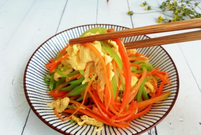 最近迷上了这菜,比肉便宜比肉营养,简单一炒,上桌一会就抢光了休闲区蓝鸢梦想 - Www.slyday.coM 最近迷上了这菜,比肉便宜比肉营养,简单一炒,上桌一会就抢光了休闲区蓝鸢梦想 - Www.slyday.coM