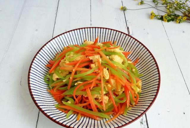 最近迷上了这菜,比肉便宜比肉营养,简单一炒,上桌一会就抢光了休闲区蓝鸢梦想 - Www.slyday.coM 最近迷上了这菜,比肉便宜比肉营养,简单一炒,上桌一会就抢光了休闲区蓝鸢梦想 - Www.slyday.coM