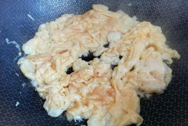 最近迷上了这菜,比肉便宜比肉营养,简单一炒,上桌一会就抢光了休闲区蓝鸢梦想 - Www.slyday.coM 最近迷上了这菜,比肉便宜比肉营养,简单一炒,上桌一会就抢光了休闲区蓝鸢梦想 - Www.slyday.coM