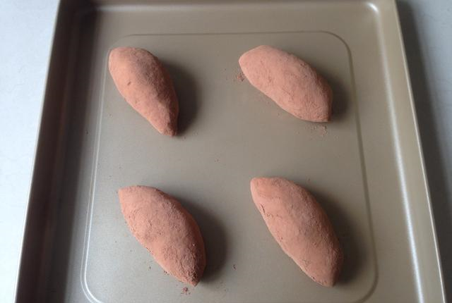 这个面包加了红薯，好吃又健康，烘焙达人一步步教您做出来休闲区蓝鸢梦想 - Www.slyday.coM