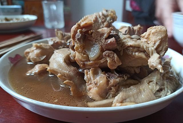 鸡肉配上香菇,放在高压锅中简单一炖,出锅后全家人都吃嗨了休闲区蓝鸢梦想 - Www.slyday.coM 鸡肉配上香菇,放在高压锅中简单一炖,出锅后全家人都吃嗨了休闲区蓝鸢梦想 - Www.slyday.coM