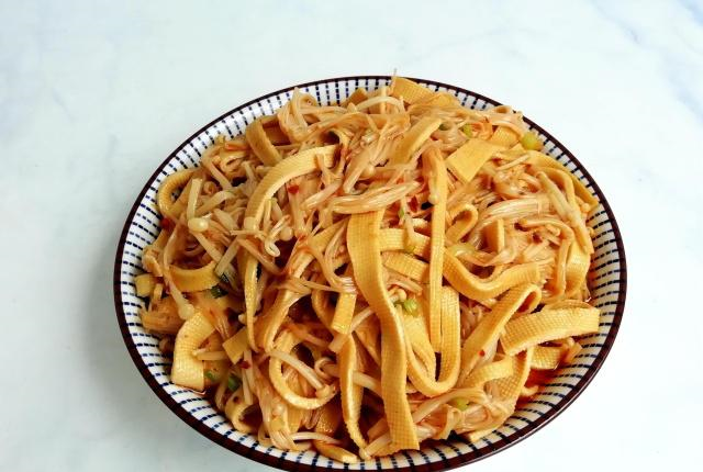 3个人的午餐,半小时做了两菜一汤,一锅米饭吃光光,太香了!休闲区蓝鸢梦想 - Www.slyday.coM 3个人的午餐,半小时做了两菜一汤,一锅米饭吃光光,太香了!休闲区蓝鸢梦想 - Www.slyday.coM