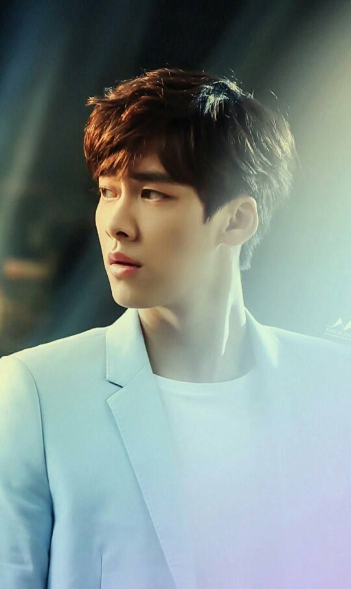 李易峰,娱乐圈有潜质偶像演员,外形俊朗帅气人称"国民校草"