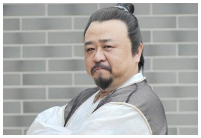 北京人艺台柱子,转战影视一夜爆红,体态肥胖却被中戏女神倒追|梁冠华