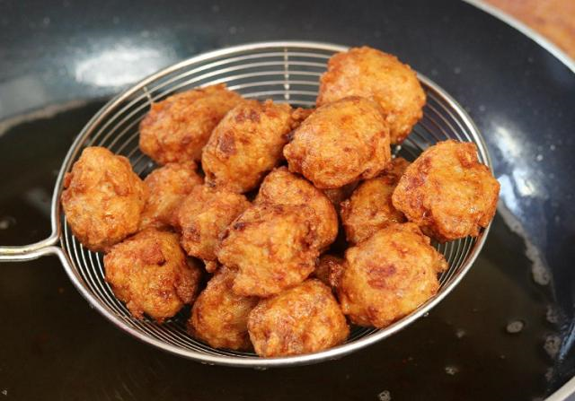 炸肉丸,这4样别忘了放!