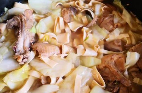 被南方人嫌弃的食物,在北方却是夜宵“扛把子”,北方人:不识货休闲区蓝鸢梦想 - Www.slyday.coM 被南方人嫌弃的食物,在北方却是夜宵“扛把子”,北方人:不识货休闲区蓝鸢梦想 - Www.slyday.coM