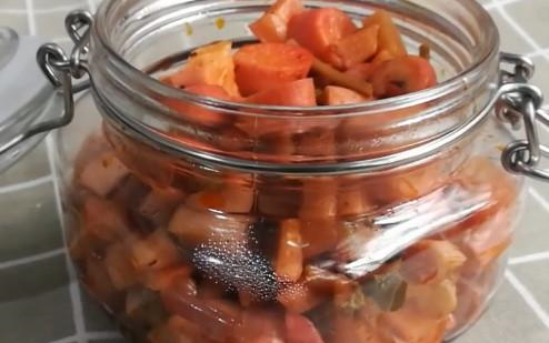 湖南人这样制作萝卜咸菜，做法简单，口味独特，比<a href=