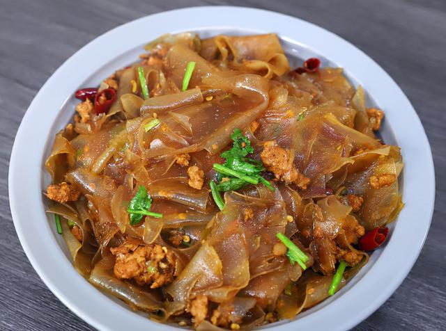 糯米蒸鸡翅泡菜炖五花肉肉末粉皮