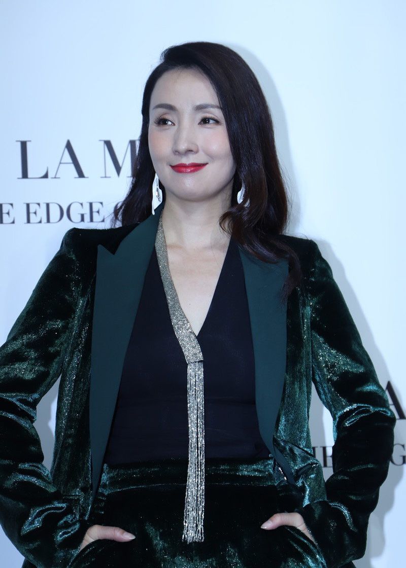 47岁小陶虹凭《小欢喜》事业又逢春,眼窝深邃朦胧美感十足