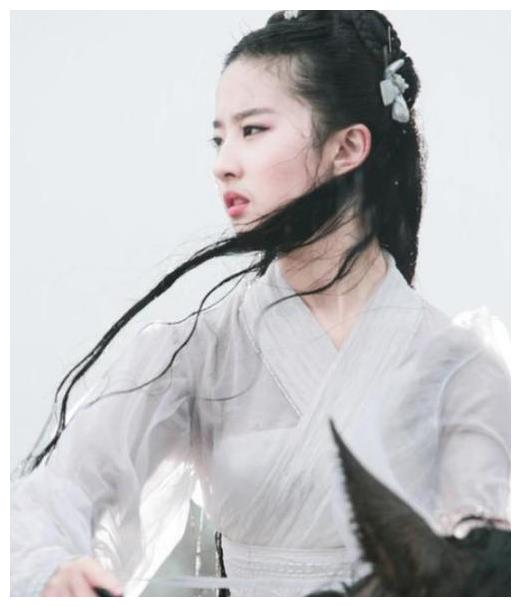 神雕侠侣刘亦菲被删戏份:雨水打湿薄衫,展现婀娜身材|刘亦菲|小龙女