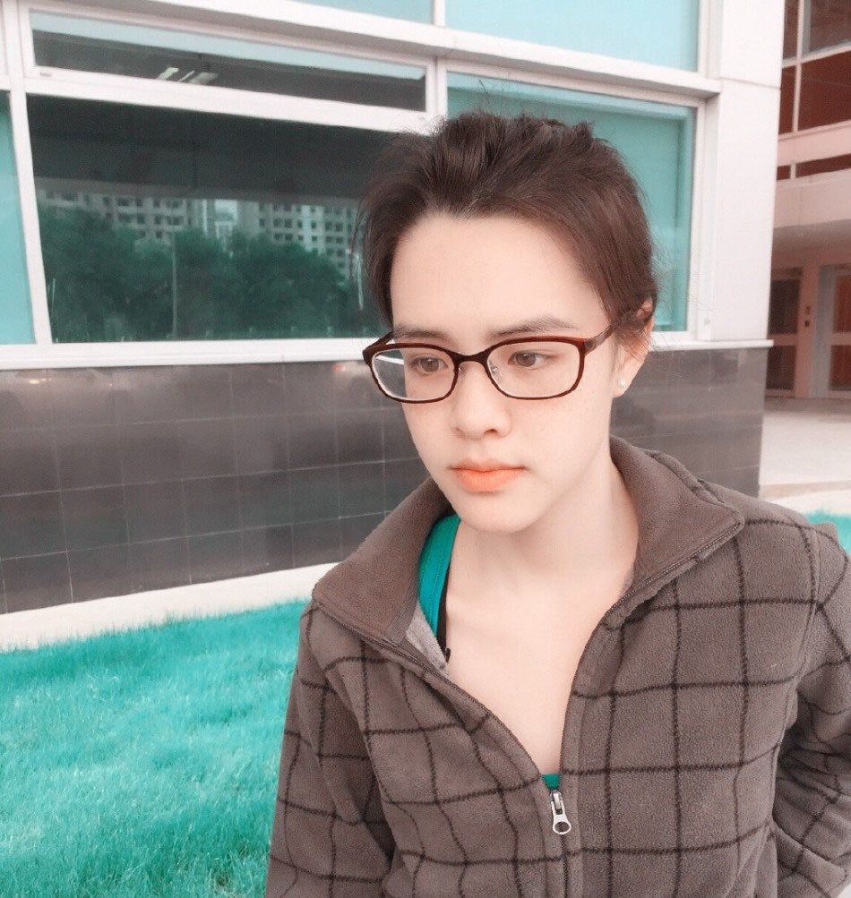 钟丽缇大女儿Yasmine Ross，满满女神气质，和妈妈同框似姐妹！