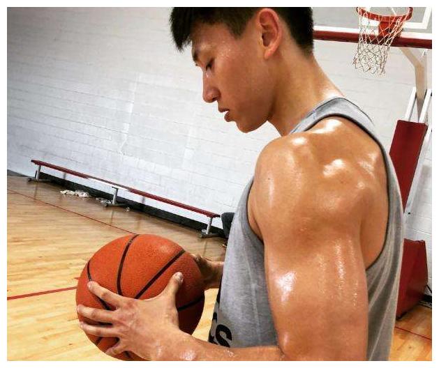 被誉为最强高中生,曾4夺总冠军,当年为何选择离开广东男篮?