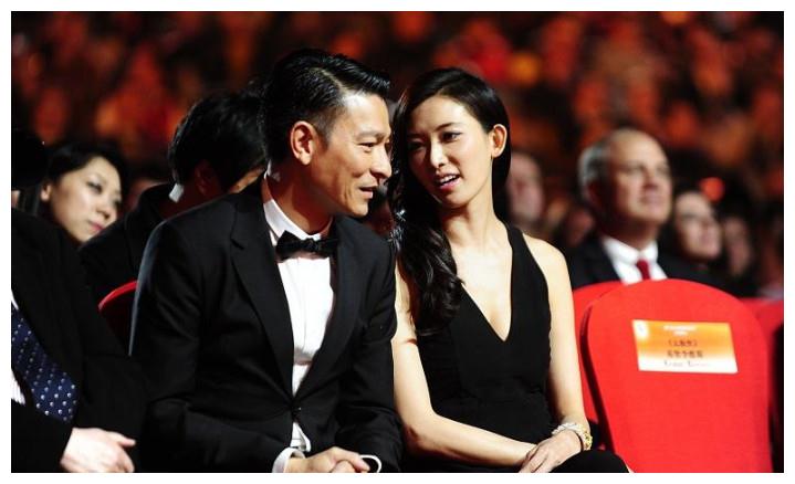 刘德华被质疑演技差他直到看了5部周迅的戏一切都明白了