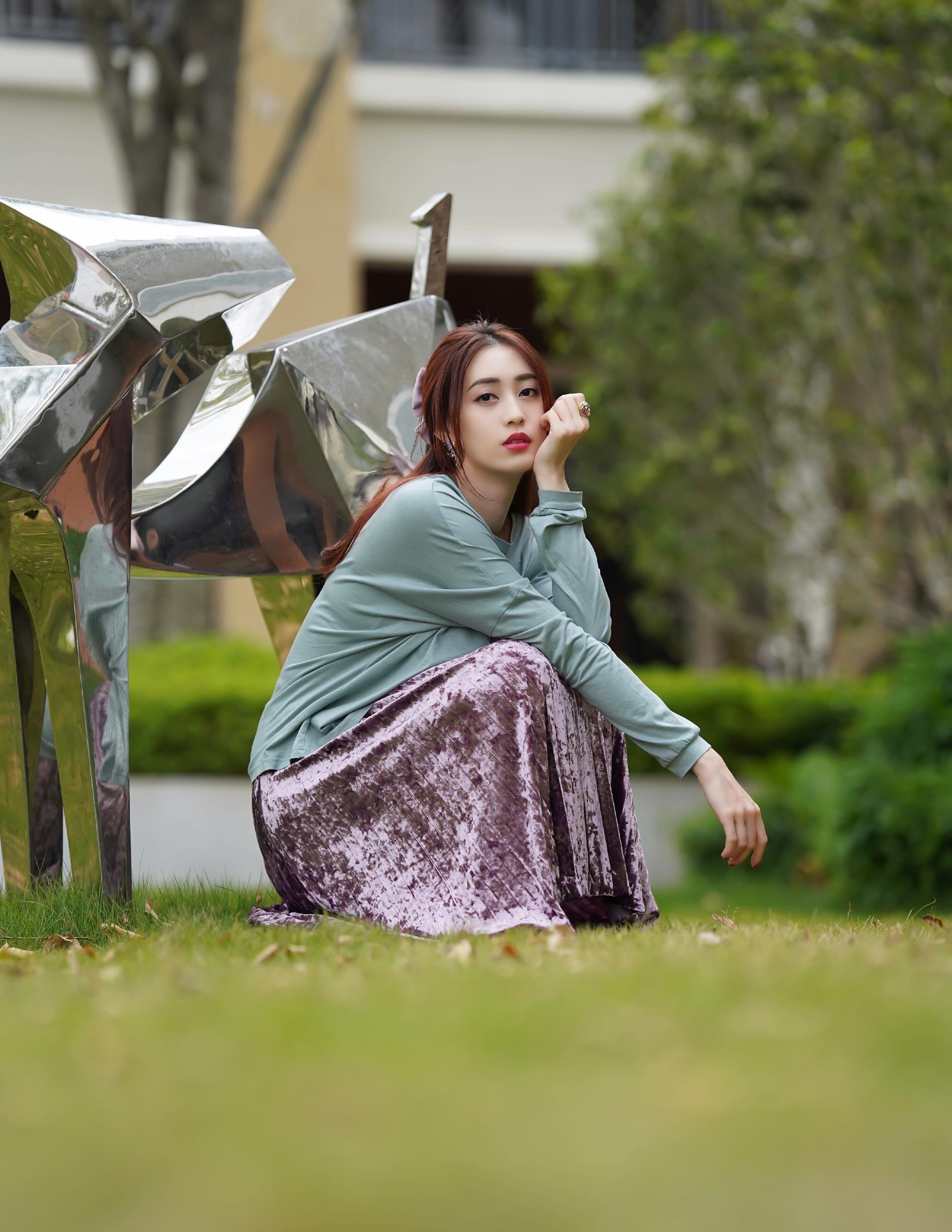 谭乔尹写真,红唇娇艳,肌肤雪白,美丽迷人