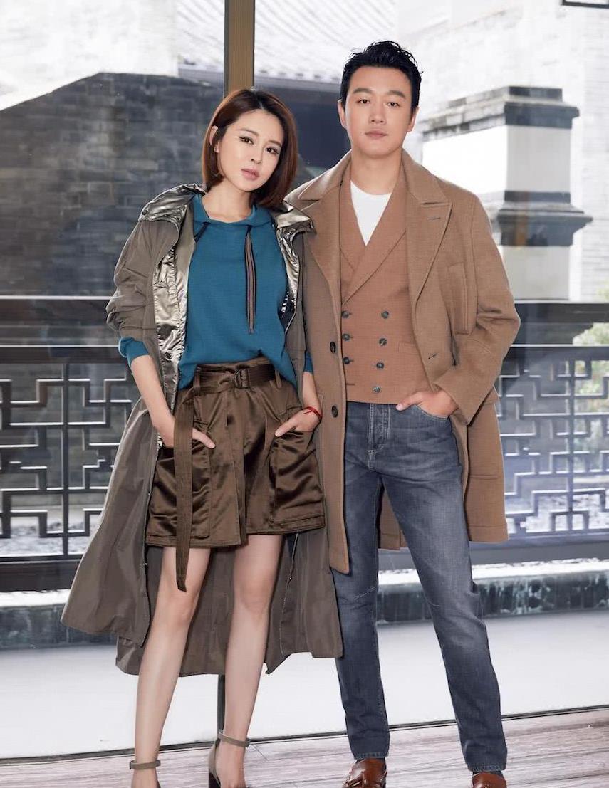 关悦佟大为夫妻合体走机场穿衣默契太奇妙低调却透露着高级感