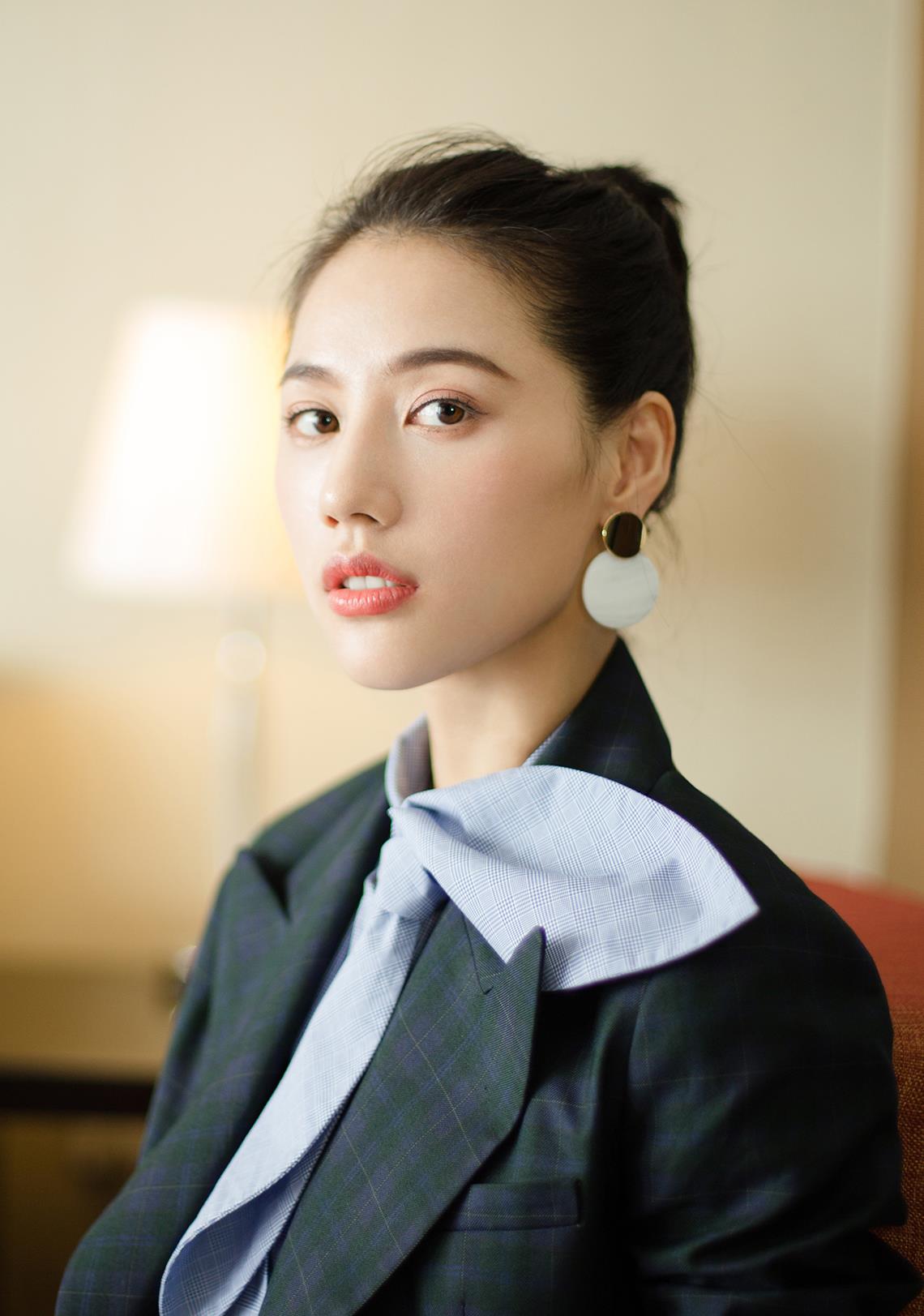 女神董琦:第7116期气质潮流美图欣赏