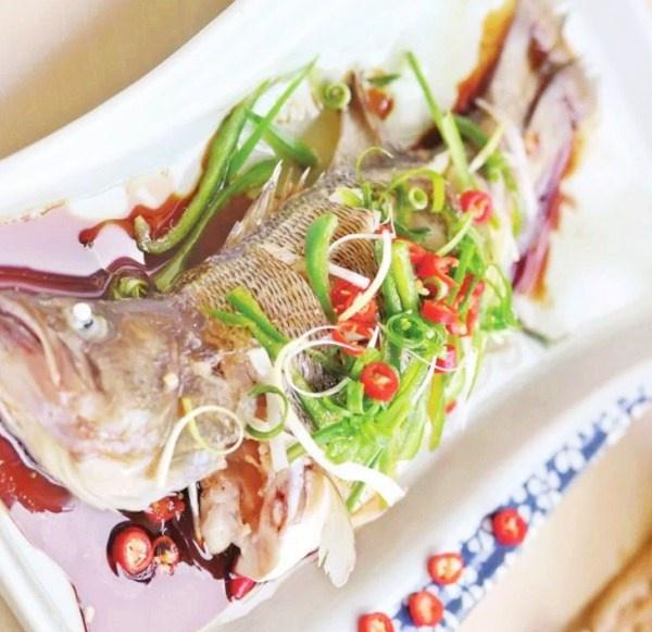 这才是鲈鱼最鲜美的吃法,做出来鲜嫩无腥味,比饭店的味道还要好休闲区蓝鸢梦想 - Www.slyday.coM 这才是鲈鱼最鲜美的吃法,做出来鲜嫩无腥味,比饭店的味道还要好休闲区蓝鸢梦想 - Www.slyday.coM