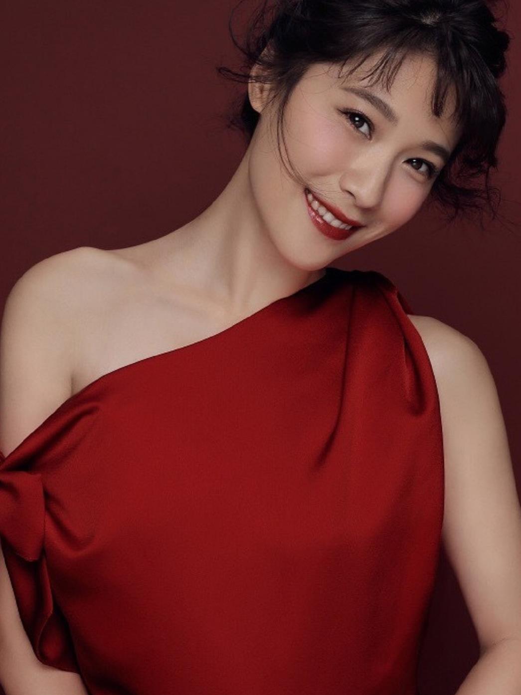 女神刘洪悦:第4131期时尚潮流穿搭美图_高清图集_新浪网