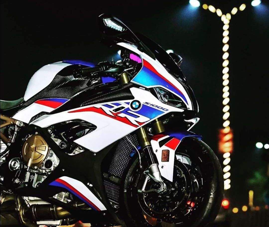 宝马s1000rr,迷人大小眼,了解一下!__财经头条