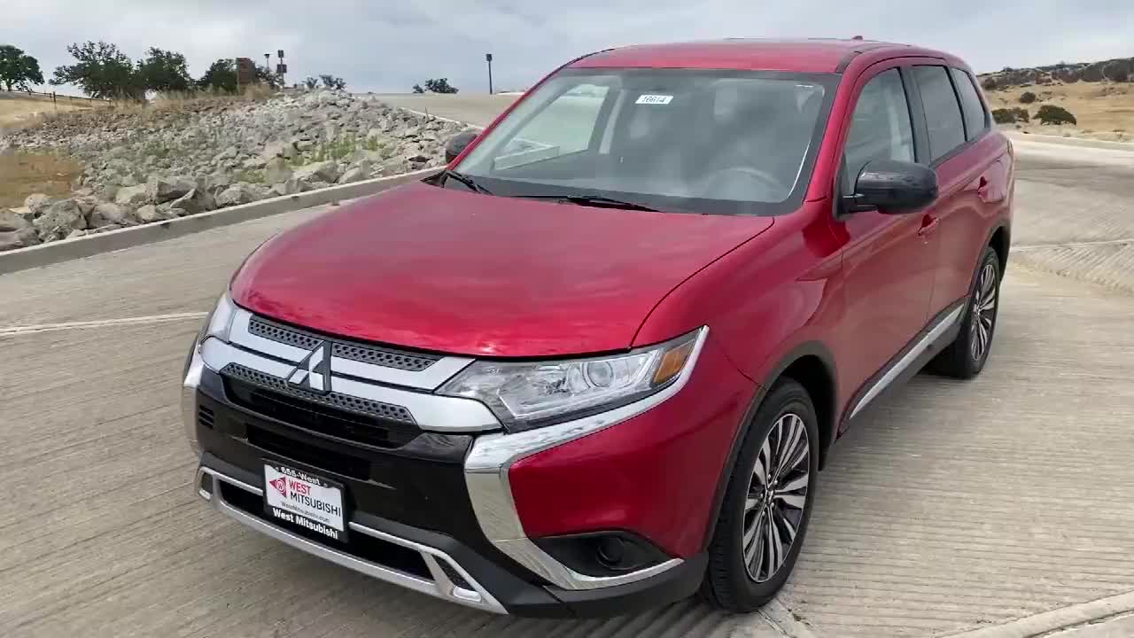 2020款三菱欧蓝德,按下钥匙打开后备箱