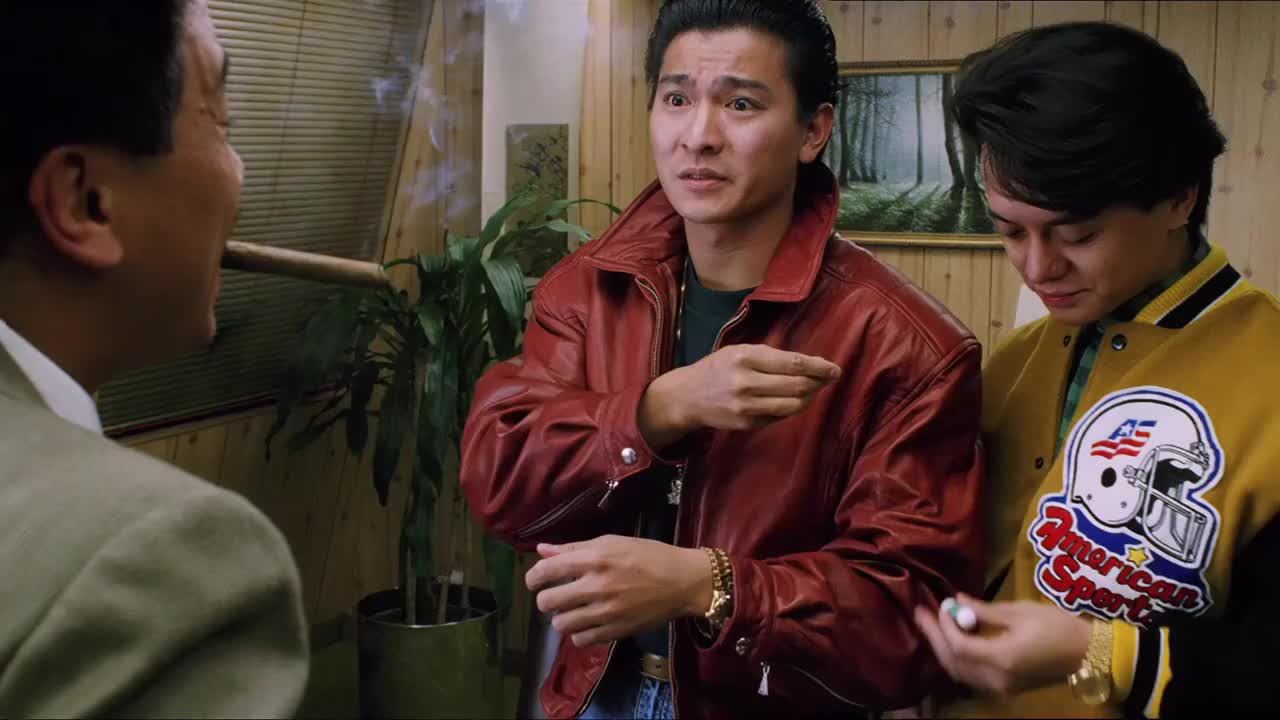 赌神小刀故意扔下高进自己找理由跑了但是有点不安心