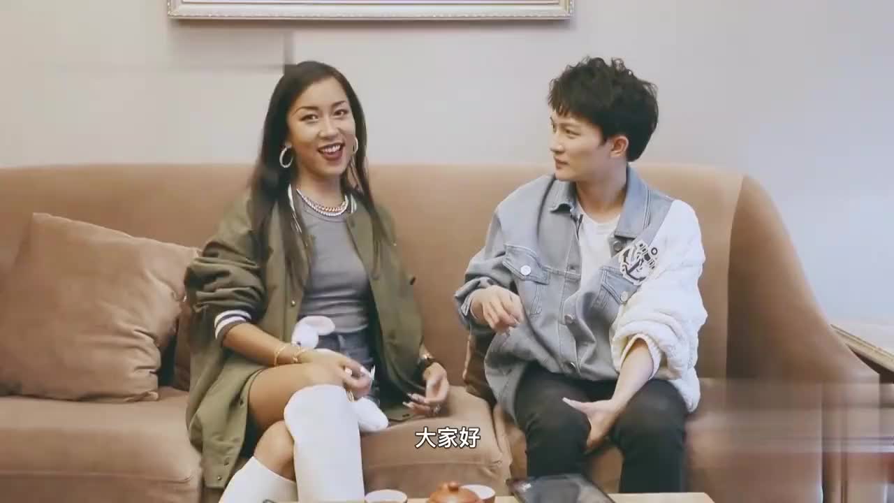 吉克隽逸爆出与周深的组合名字怎料深深一脸害羞太可爱了