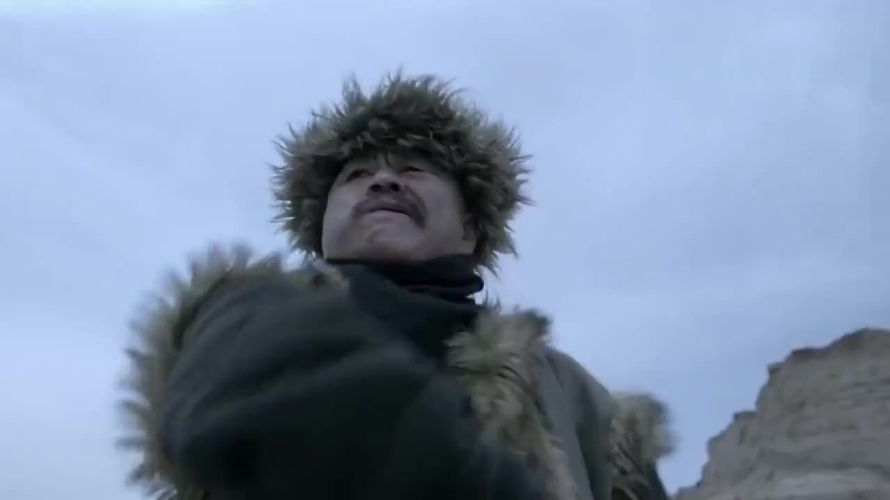 黄河在咆哮英俊姑娘被土匪挟持八路军官路过救下她心动了