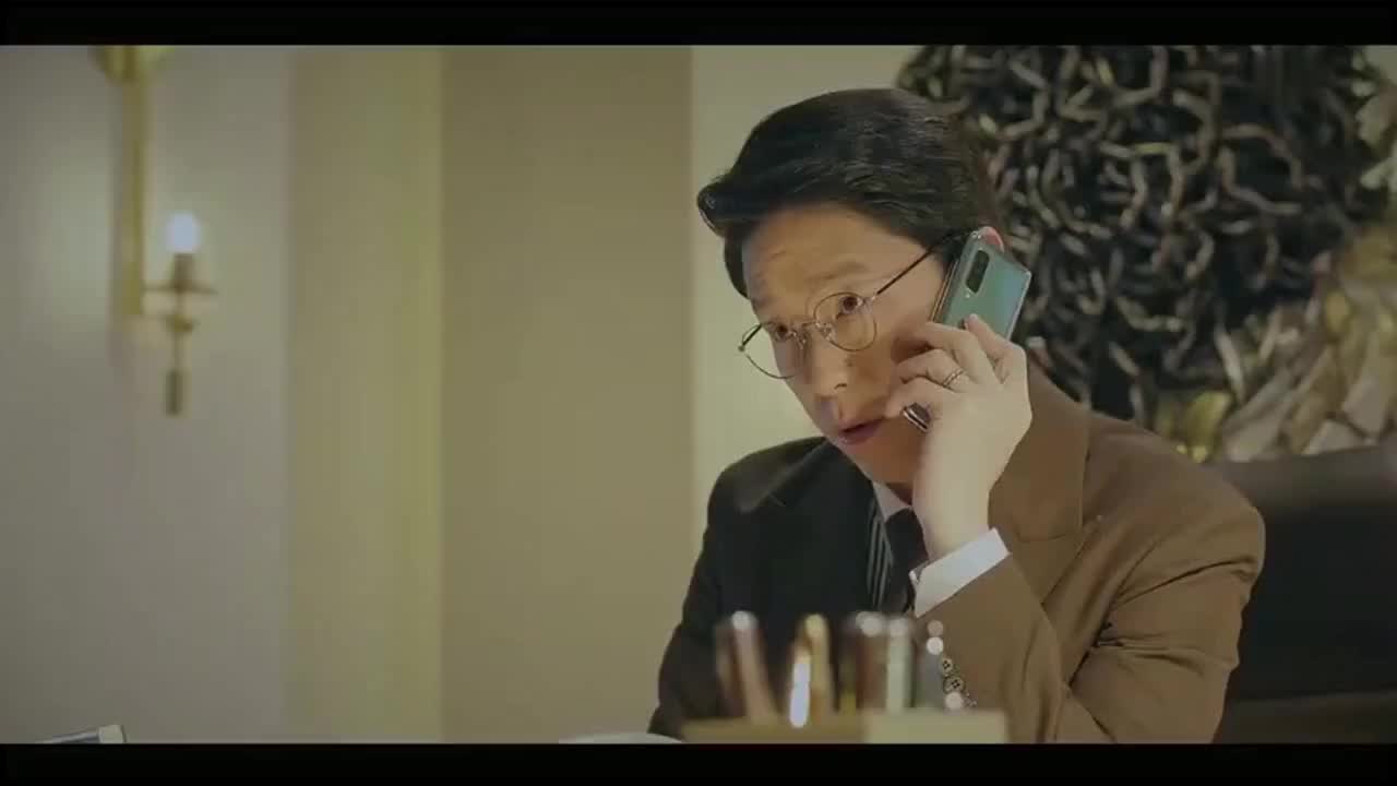 顶楼沈秀莲看望和前夫生的孩子周会长回忆过往怒砸两人合影