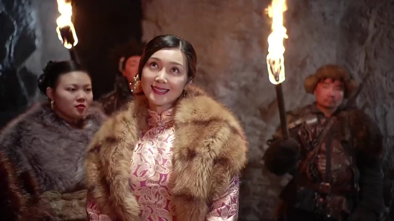 林海雪原飞龙带走二姑娘等人醉花一直等着飞龙