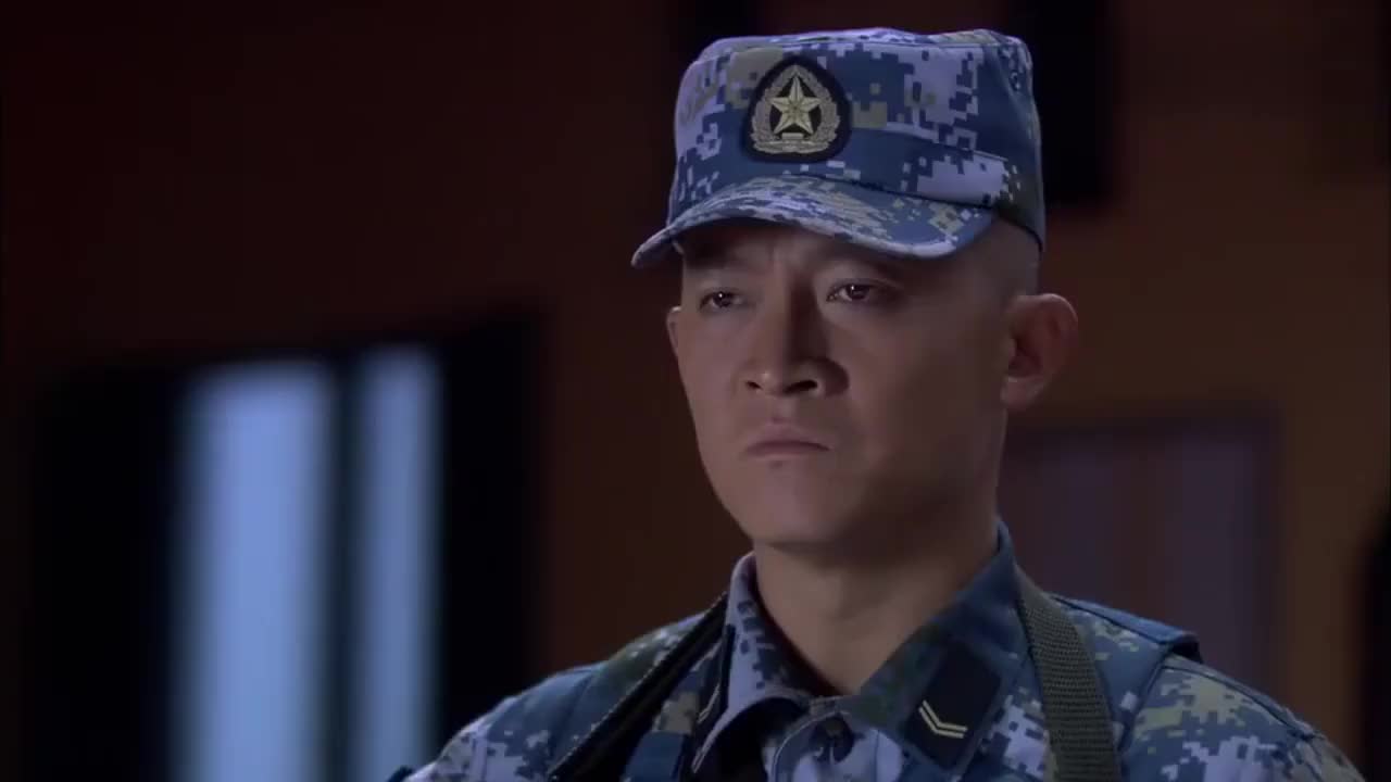 火蓝刀锋杨志刚忽悠众人说自己脚底有北斗七星