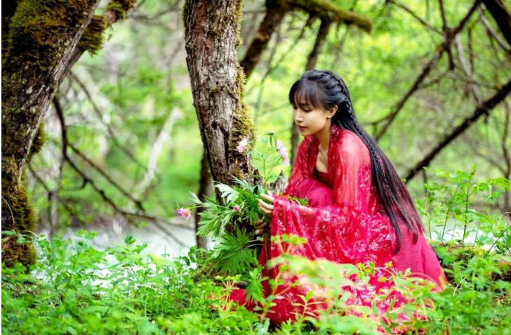 助理故意公开李子柒生活照,失去十级滤镜后,网红生活过于真实