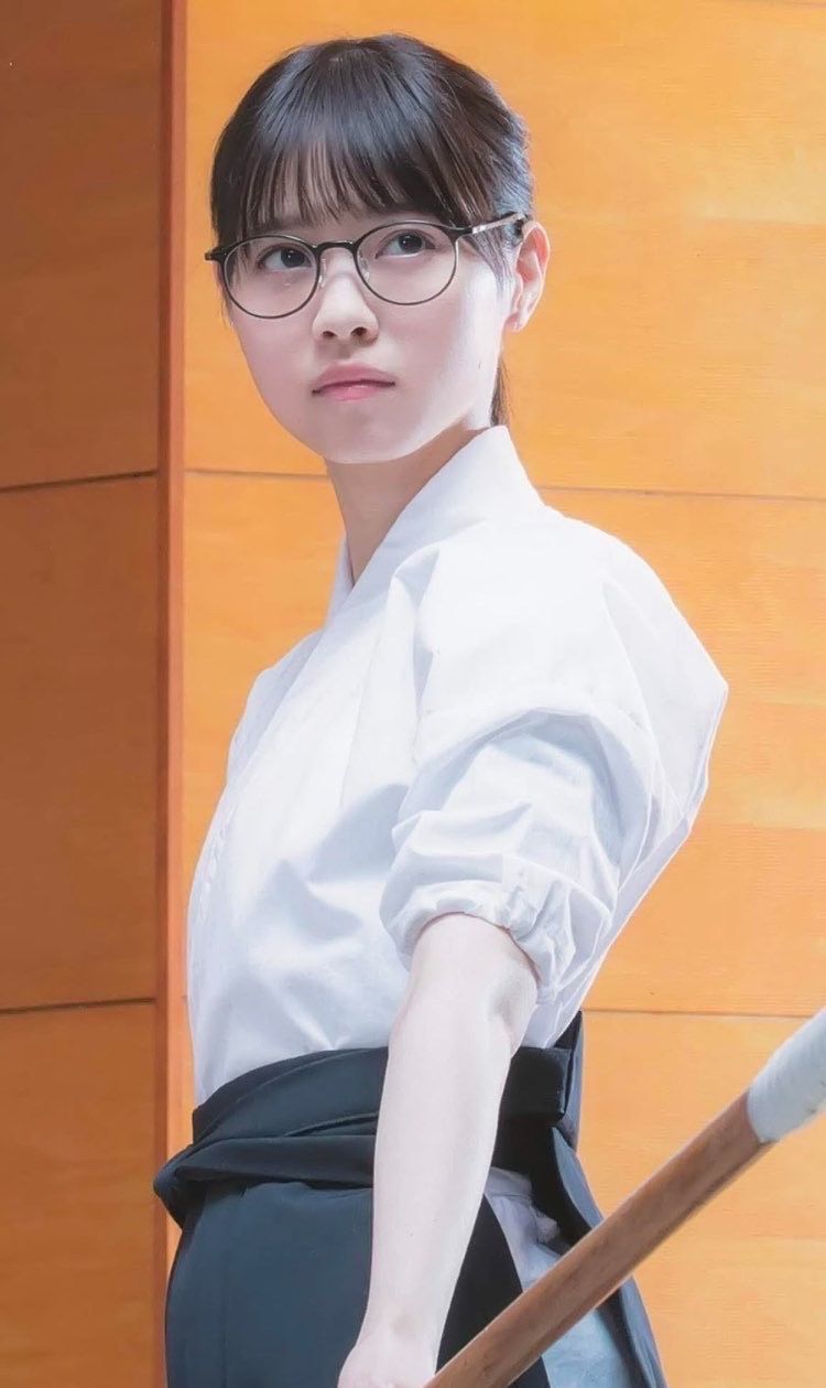 明星美女戴上眼镜的样子,知性优雅有气质