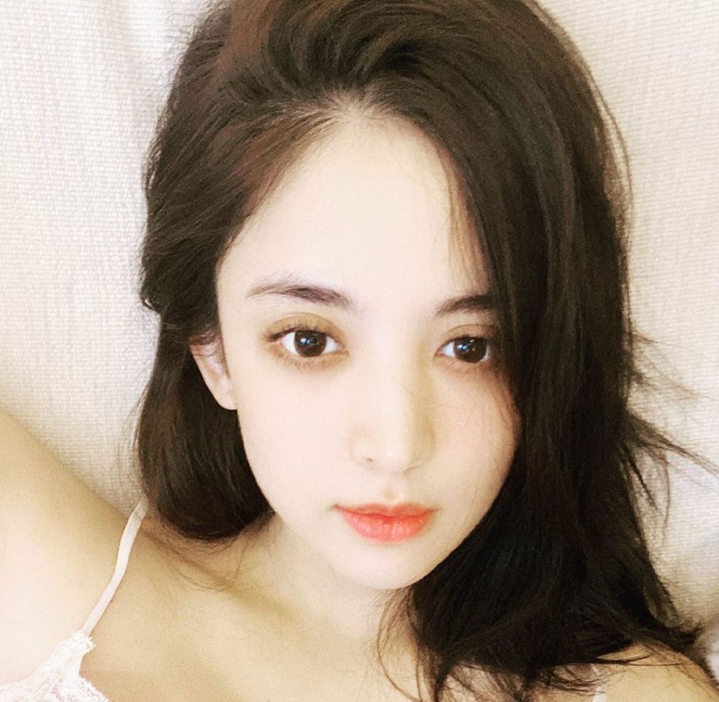 古力娜扎近期ins动态更新,妆容与穿搭美照小集合