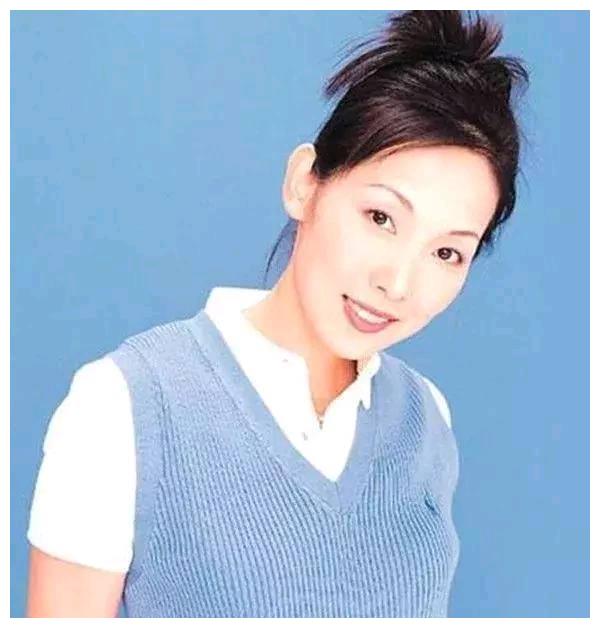 吴美珩出生医学世家,在娱乐圈发展,眼光独到嫁事业刚起步的丈夫