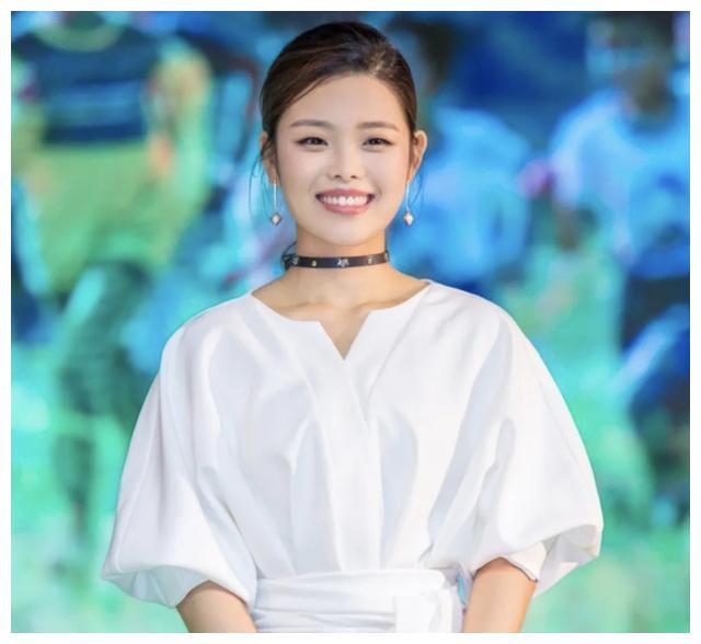 王莎莎瘦身成功气质大变样,小v脸小蛮腰,颜值巅峰时刻到来