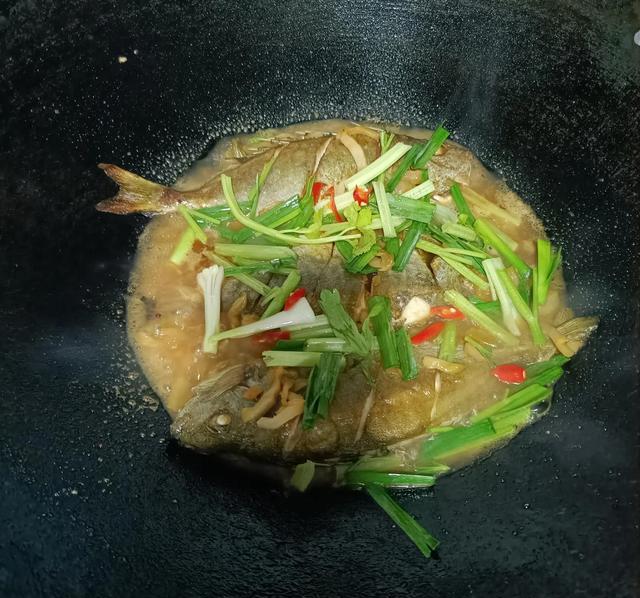 茂名美食之家常菜榨菜焖泥猛鱼有你有爱吃出生活的味道