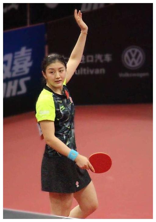 陈梦最丰满乒乓球运动员多次比赛露肚子圆滚滚的肚皮有喜感