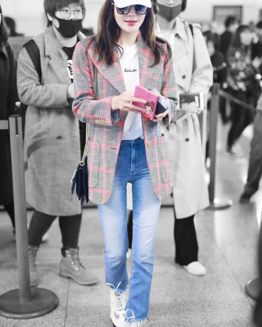 杨乐乐机场造型"火"了!