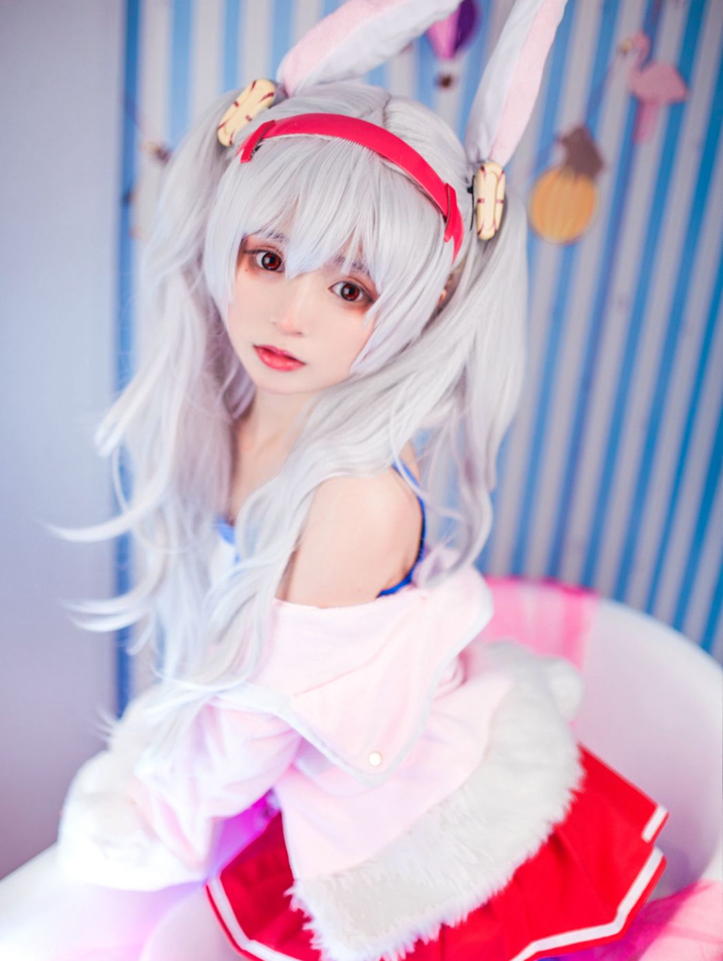 碧蓝航线拉菲cos:呣,指挥官,不要摇我