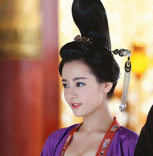 6年前这部古装剧才叫神仙颜值,认出了"糖宝",谁发现迪丽热巴