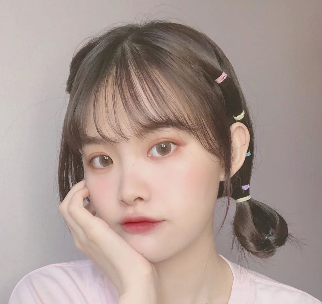 1 / 5 温柔小丸子减龄的软妹发型无敌可爱的双丸子头!