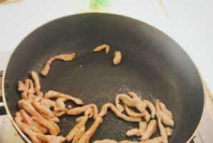 韩式拌杂菜的做法，口感丰富，方法简单，在家也能做出<a href=