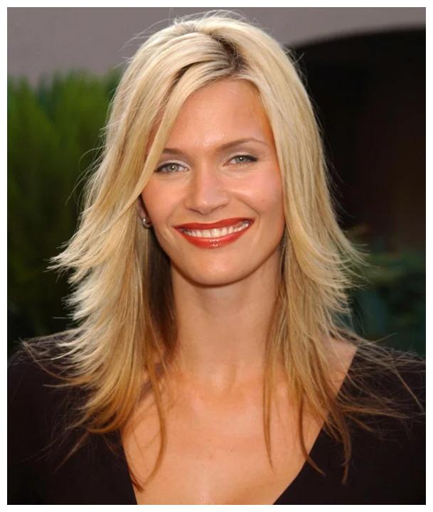 娜塔莎·亨斯屈奇(natasha henstridge)持续时间:两人1997年在一次